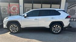 تۆیۆتا ڕاڤ 4